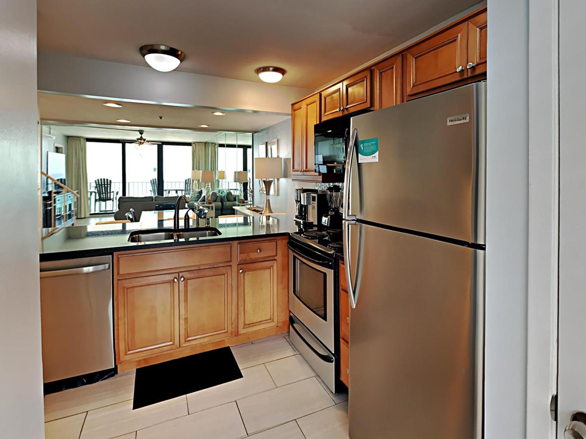 Edgewater Tower Iii 1204 - Penthouse *